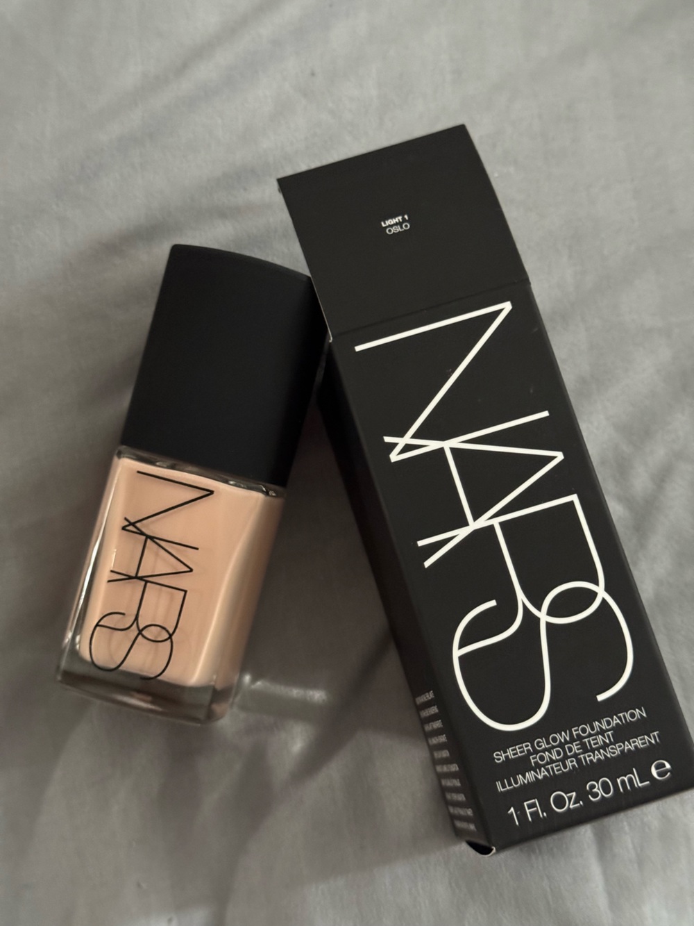 NARS Sheer Glow Foundation - Light 1 Oslo